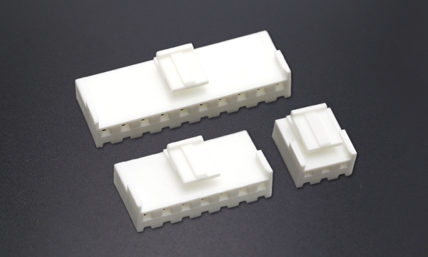 FHG39601 Wire to board housing 3.96mm